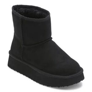 brand new Arizona’s jeans women’s ruthie platform boots
never worn